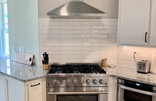 Oxford House | Remodeled cozy home with a beautiful view!