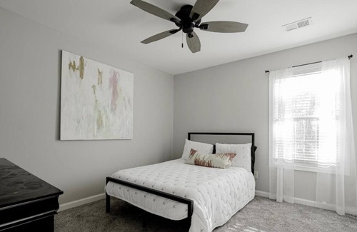 Huntcliff House | Remodeled Cozy Upscale Spacious Home