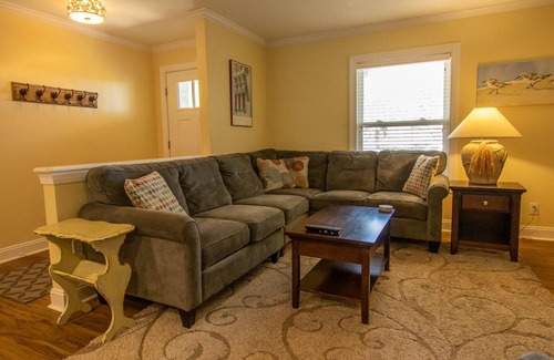 Saint Helena Island Cottage | Remodeled Family Cottage w/ Quiet Backyard, Amazing Sunroom, & WiFi