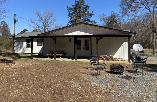 Mena House | Remodeled family cabin less than 1 mile from fire road entrance to Wolf Pen Gap