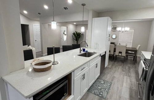 Braun Hollow House | REMODELED FAMILY HOUSE WITH POOL, ON EXCELLENT LOCATION IN SAN ANTONIO!