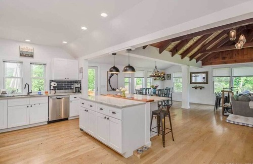 New Fairfield House | Remodeled, Family-Friendly Home in Private Community on Candlewood Lake