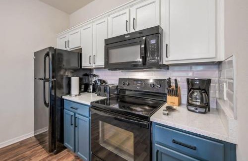 Bellavida House | Remodeled Gem - Comfort & Location