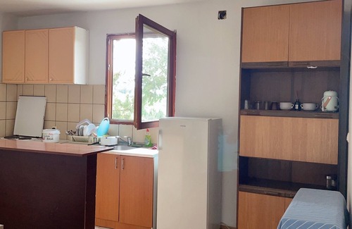 Palilula House | Remodeled historic cottage with modern appliances close to great hiking trails