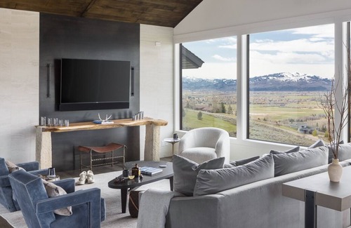 North Gros Ventre Villa | Remodeled home atop West Gros Ventre Butte