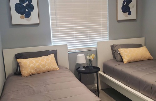 Moreno Valley House | *Remodeled Home* Field Air Museum-7 minutes away
