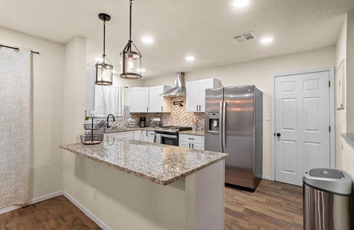 Las Cruces House | Remodeled home w/pool and centrally located!