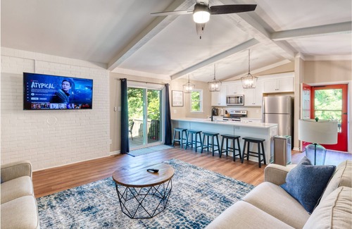 Lake Norman of Catawba House | Remodeled Lake Norman house on quiet, deep water cove