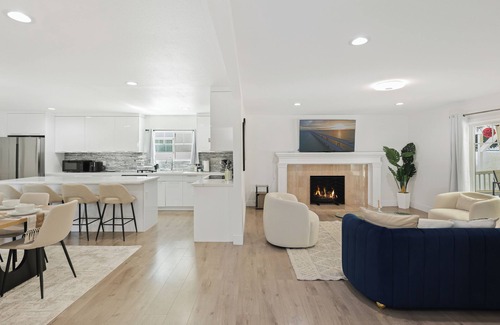 Fountain Valley House | Remodeled Modern Home Close to Disney/Beach