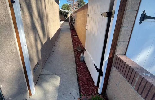 Fullerton Apartment | Remodeled private bedroom with private bathroom. 8 min drive to Disney