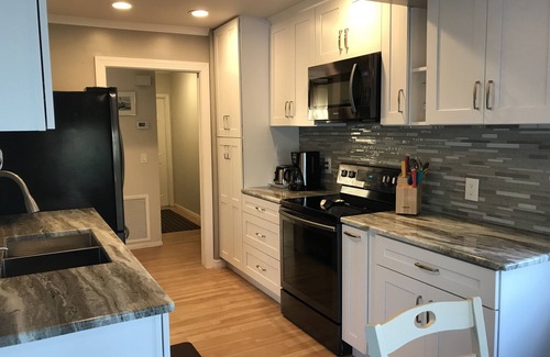 Englewood House | Remodeled Serene Lake Front Heated Pool House-3Bd/2Ba/LR/Kit-1.5 Miles to Beach!