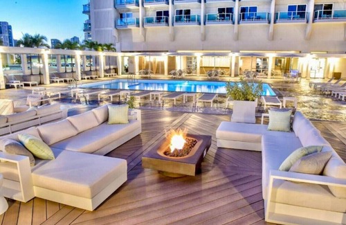 Ala Moana Apartment | Remodeled Studio Hotel | Walk to Ala Moana Beach