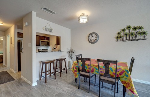 Corpus Christi House | Remodeled Waterfront Townhouse/Close to Beach