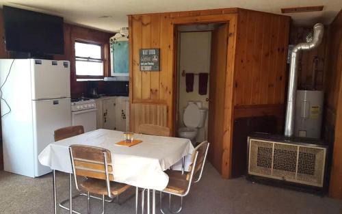 Tomahawk House | Remote Cabin Vacation Rental on Beautiful Somo Lake, Wisconsin