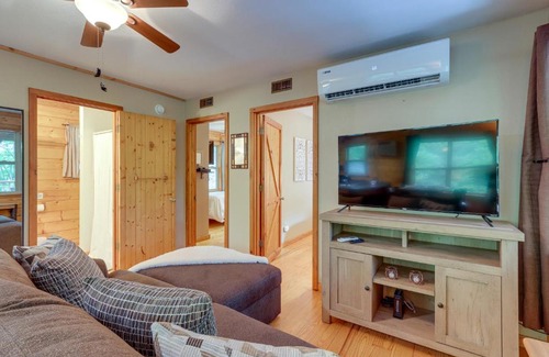 Unaka House | Remote Escape Murphy Cozy Cabin in the Woods