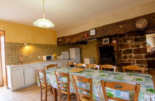 Villac Cottage | Remote House with Terrace, BBQ, and Garden - Pets Allowed