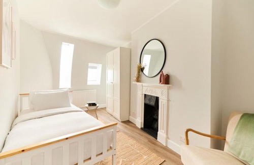 New Boulevard Apartment | Remote Memorial Resort