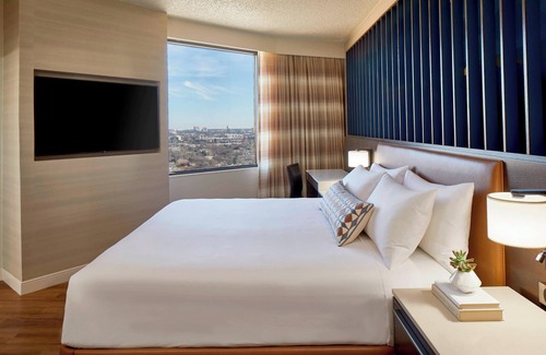 Dallas Hotel | Renaissance Dallas Hotel