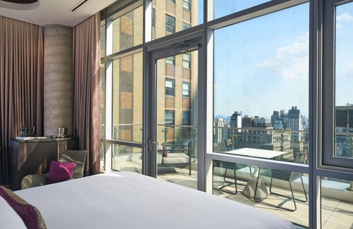 Garment District Hotel | Renaissance New York Midtown Hotel