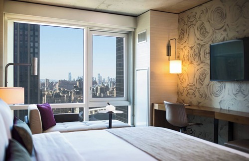 Garment District Hotel | Renaissance New York Midtown Hotel