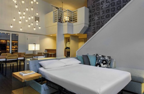 Downtown Palm Springs Hotel | Renaissance Palm Springs Hotel