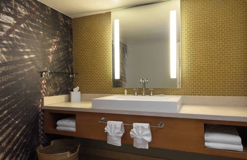 Downtown Palm Springs Hotel | Renaissance Palm Springs Hotel