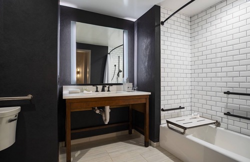 Center City East Hotel | Renaissance Philadelphia Downtown Hotel