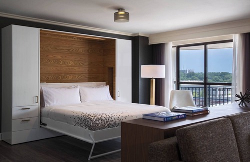 North Hills Hotel | Renaissance Raleigh North Hills Hotel