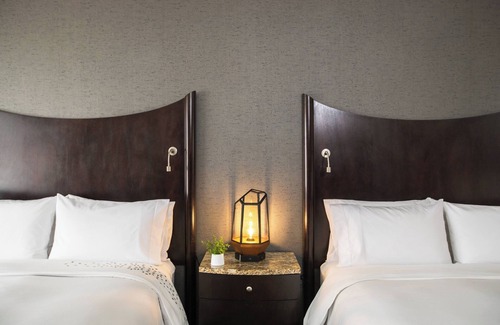 North Hills Hotel | Renaissance Raleigh North Hills Hotel