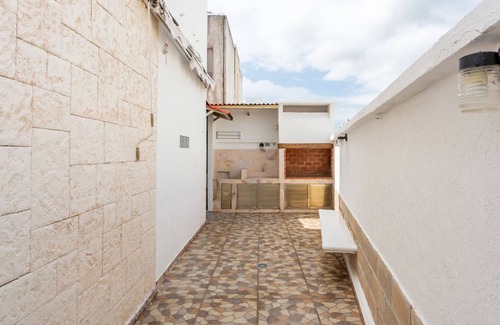 Cancun House | Renewed 3 BR house WiFi Gym Pools Patio &Parking