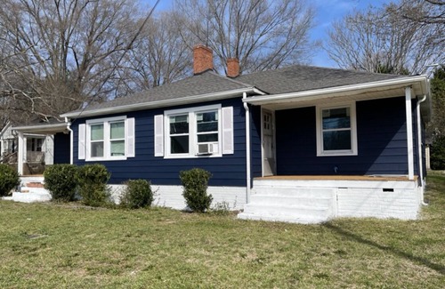 Kannapolis Apartment | Rennovated 2 BR /1 Bath Apt Close to Shopping, Restaurants, Concord & Charlotte