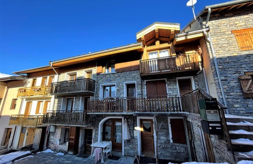 Saint-Marcel Apartment | Renovated Village House with 3 Bedrooms, Cozy Living, and Mountain Charm for 6 in St Marcel