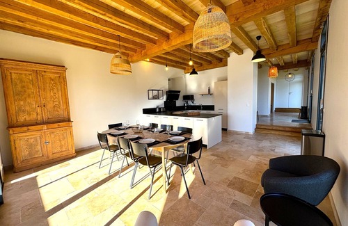 Saint-Vincent-de-Cosse House | Renovated loft-style tobacco drying shed with private heated pool near Sarlat