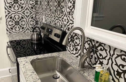 Forest Hills Apartment | Renovated 1 Bedroom in Forest Hills - B