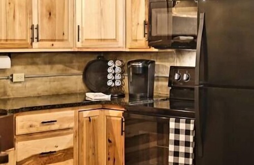 Tippecanoe House | Renovated 1800s Pioneer Cottage