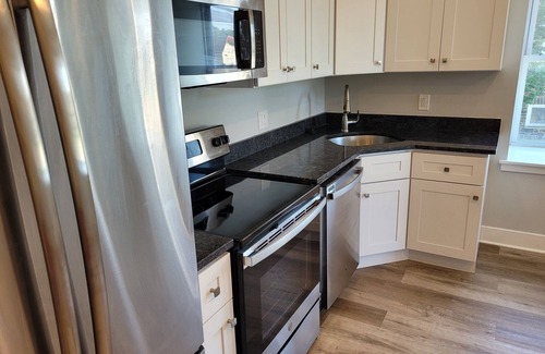 Overbrook Apartment | Renovated, 1BR, Luxury Amenities, Nice Neighbors, Quiet Pets OK, AC, Essentials
