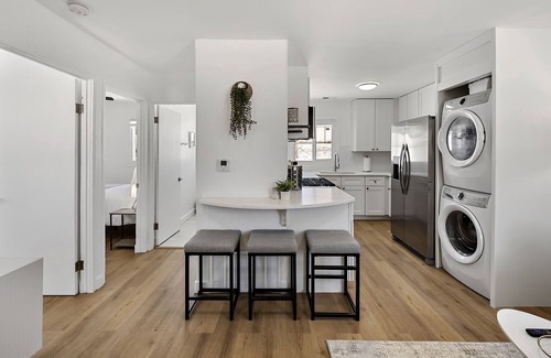 East Old Golden Rd Apartment | Renovated 2/1 in Golden Close to I-70/Foothills