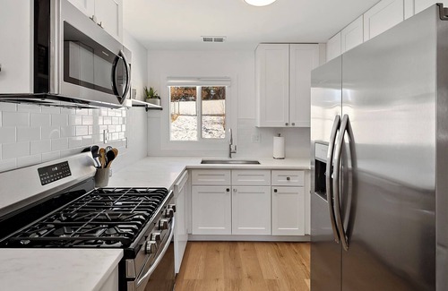 East Old Golden Rd Apartment | Renovated 2/1 in Golden Close to I-70/Foothills