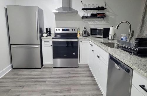 Durham House | Renovated 2 Bed Walltown Home Walk To Duke! B