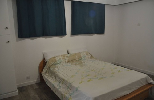 Peloux-Mail Apartment | Renovated 2-room apartment on first floor near train station