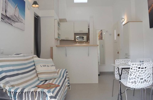 Sainte-Maxime Apartment | Renovated 2-Room Cabin Apt, Sleeps 4, 200m from Beach, A/C, WiFi, Parking