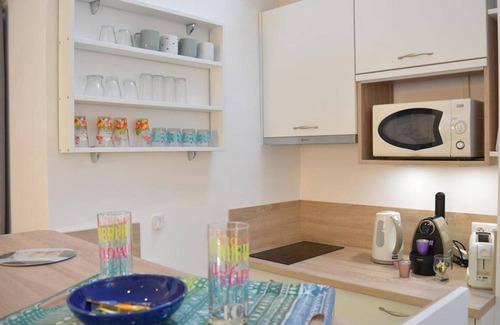 Sainte-Maxime Apartment | Renovated 2-Room Cabin Apt, Sleeps 4, 200m from Beach, A/C, WiFi, Parking