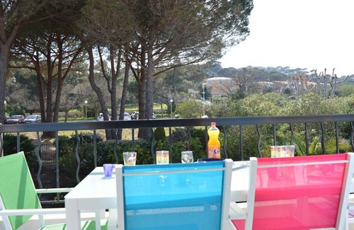 Sainte-Maxime Apartment | Renovated 2-Room Cabin Apt, Sleeps 4, 200m from Beach, A/C, WiFi, Parking