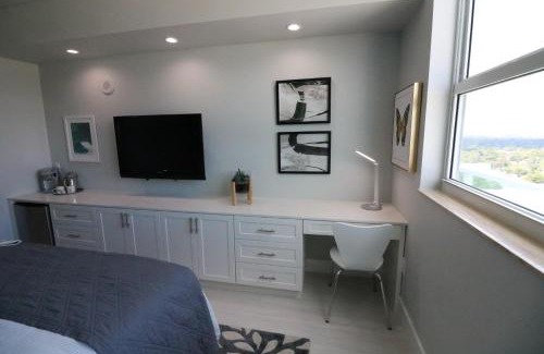 Coconut Grove Apartment | Renovated 21st Floor Private Unit located in Coconut Grove Hotel