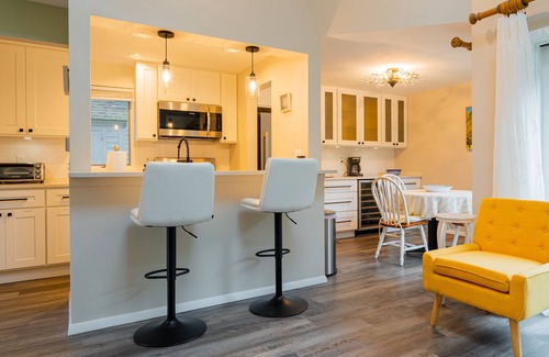 Mews Village Condo | Renovated 2bed / 2 bath - Available Aug 12 to Aug 26