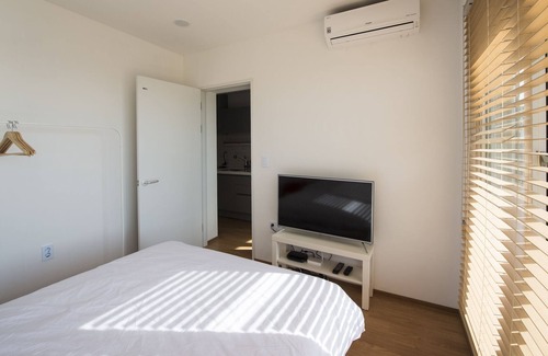 Changsin-dong Apartment | Renovated 2Bedroom Apt w/ stunning view