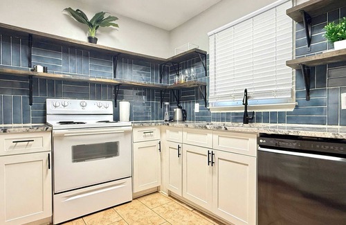 Norcross House | Renovated 2BR Townhouse in Norcross