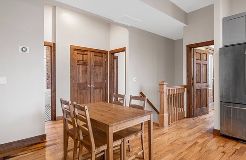 Benton Park Apartment | Renovated 3 Bedroom Penthouse Suite in Benton Park