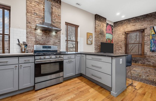 Benton Park Apartment | Renovated 3 Bedroom Penthouse Suite in Benton Park