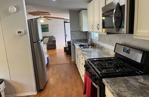High Springs House | Renovated 3 BR Near Ginnie Springs